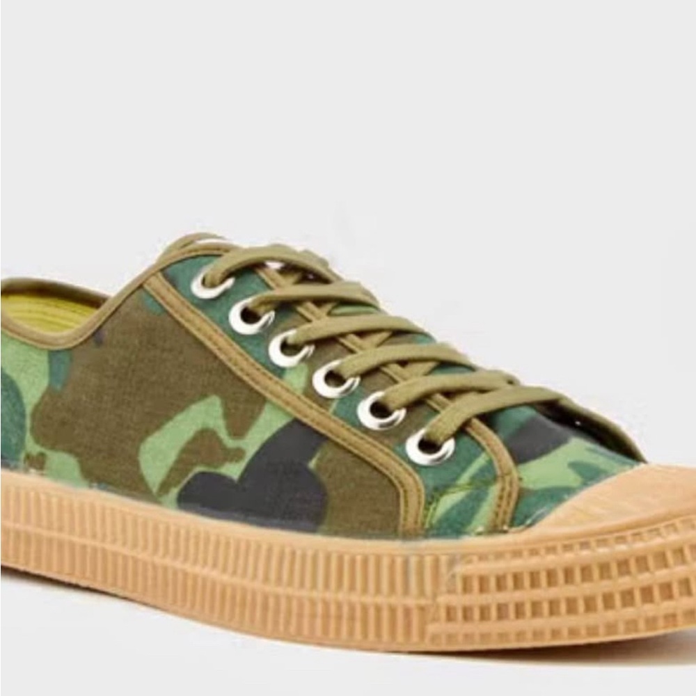 Novesta Green and Tan Sneakers Classic Low-Top Design